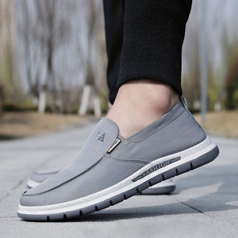 Herre Åndbar Blød Sål Ren Farve Slip On Old Peking Casual Stofsko